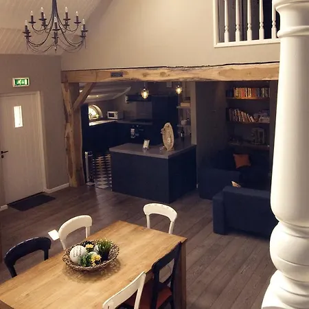 Oranje Hoeve فندق مبيت وإفطار *