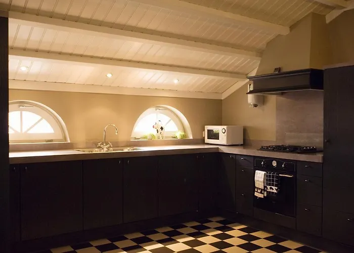 فندق مبيت وإفطار Oranje Hoeve *